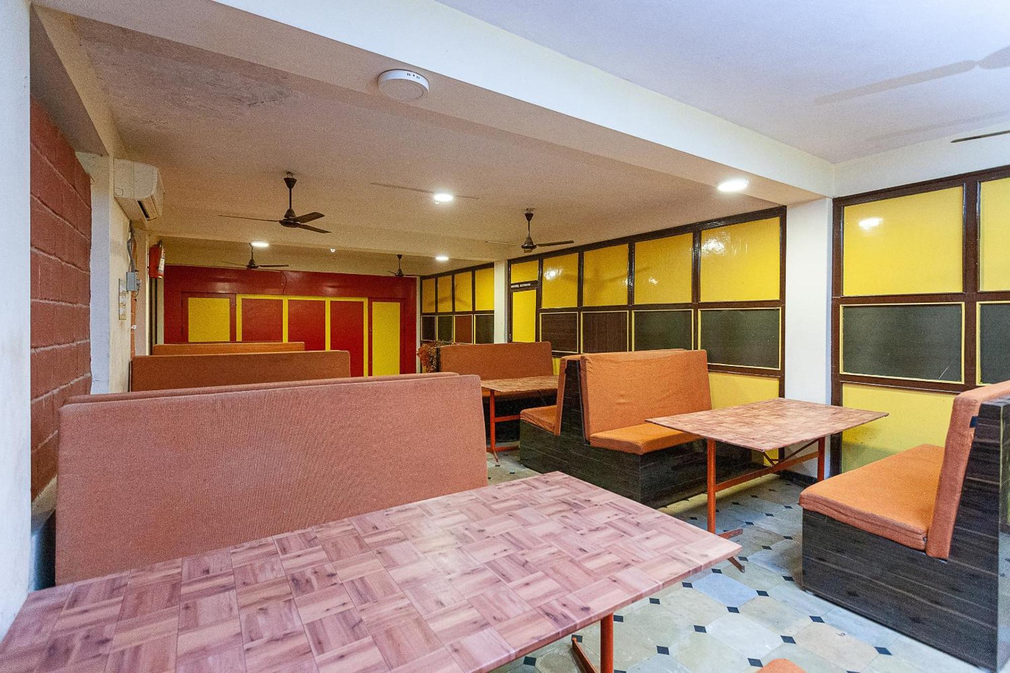 Collection O Ammayi Hotels & Resorts Tiruvannāmalai 外观 照片