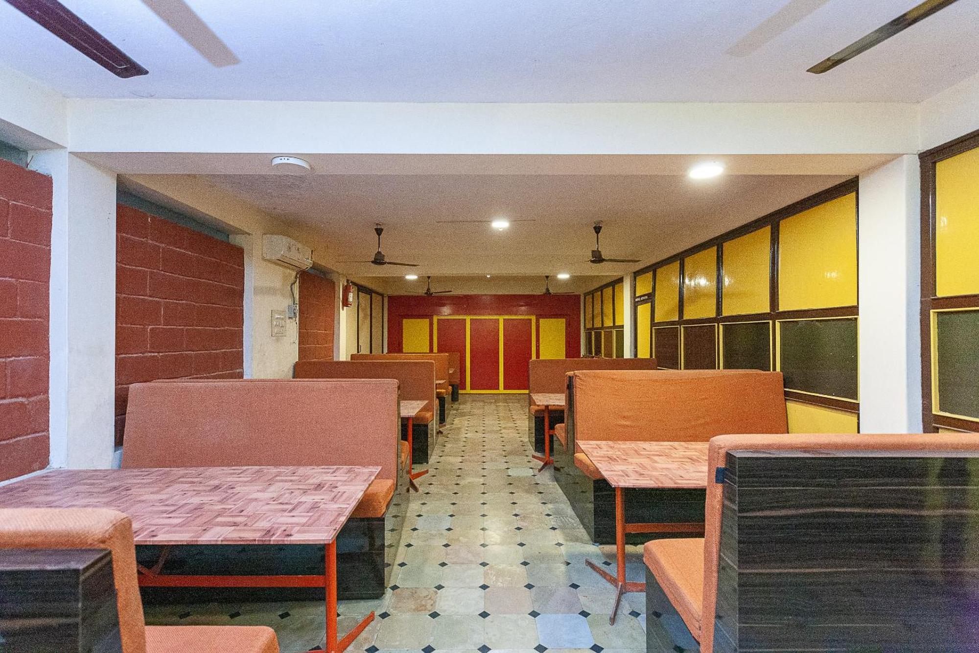 Collection O Ammayi Hotels & Resorts Tiruvannāmalai 外观 照片