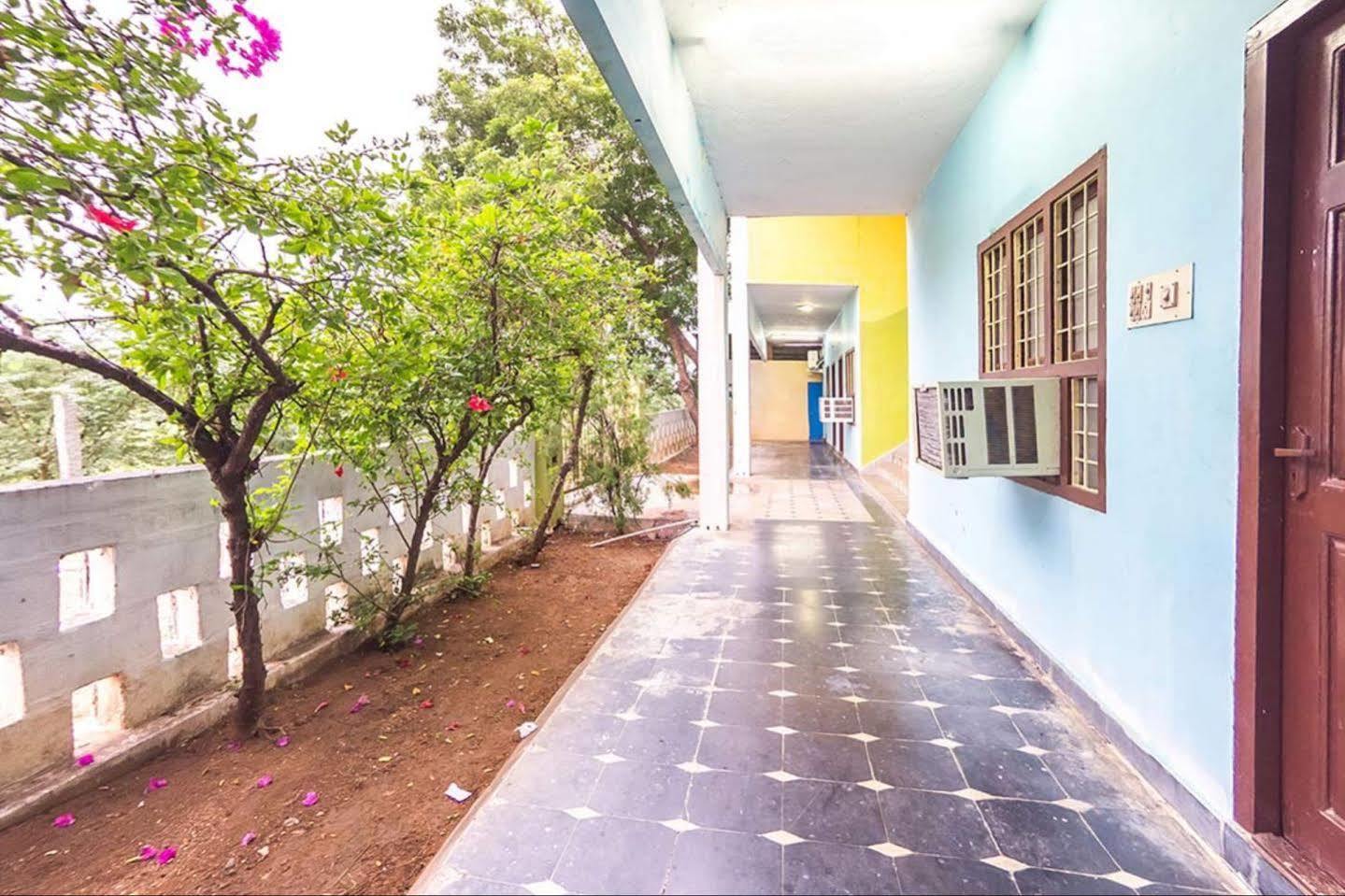 Collection O Ammayi Hotels & Resorts Tiruvannāmalai 外观 照片